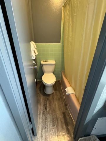 Pratt Budget Inn Buitenkant foto